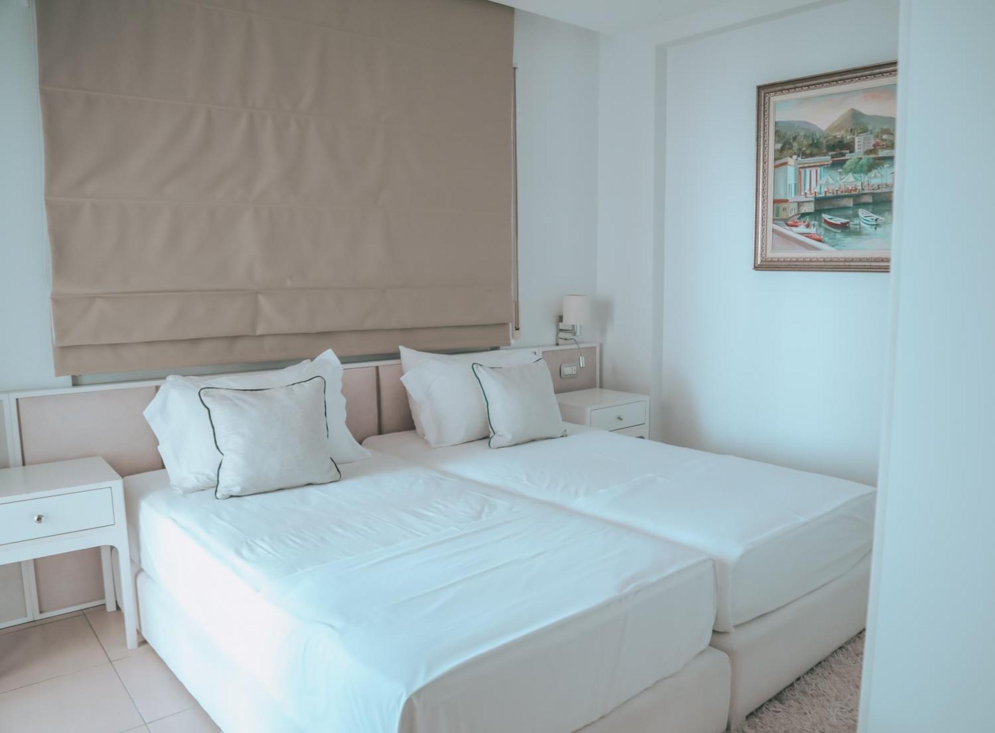 Limani Deluxe Apartments Sarandë Eksteriør billede