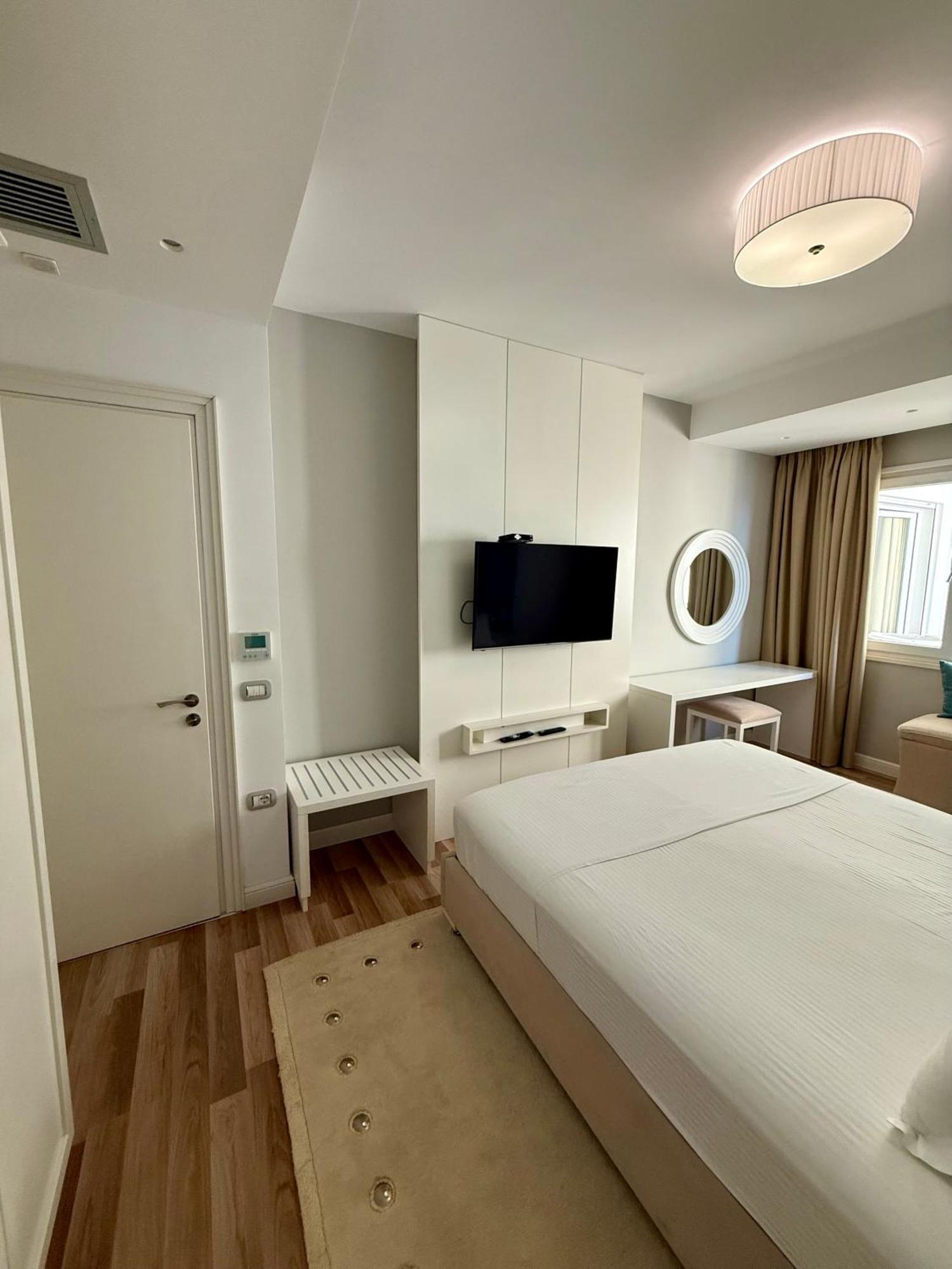 Limani Deluxe Apartments Sarandë Eksteriør billede