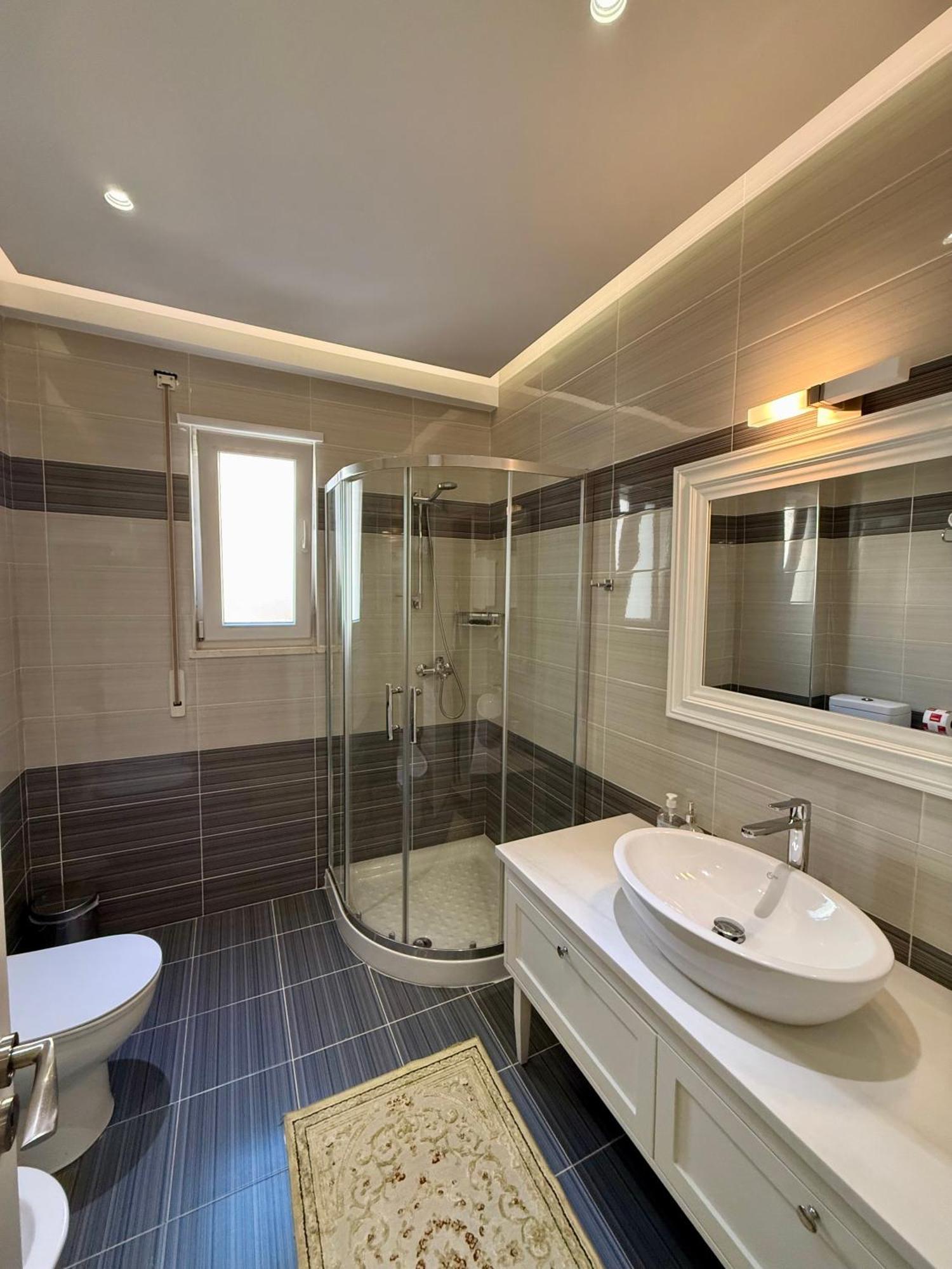Limani Deluxe Apartments Sarandë Eksteriør billede